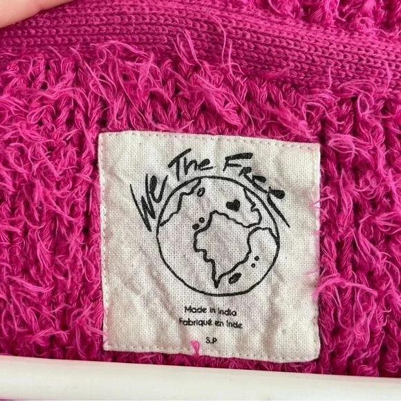 Free People We The Free Bright Pink Fuzzy Button Up Cropped Cardigan Fuscia S - Picture 7 of 11